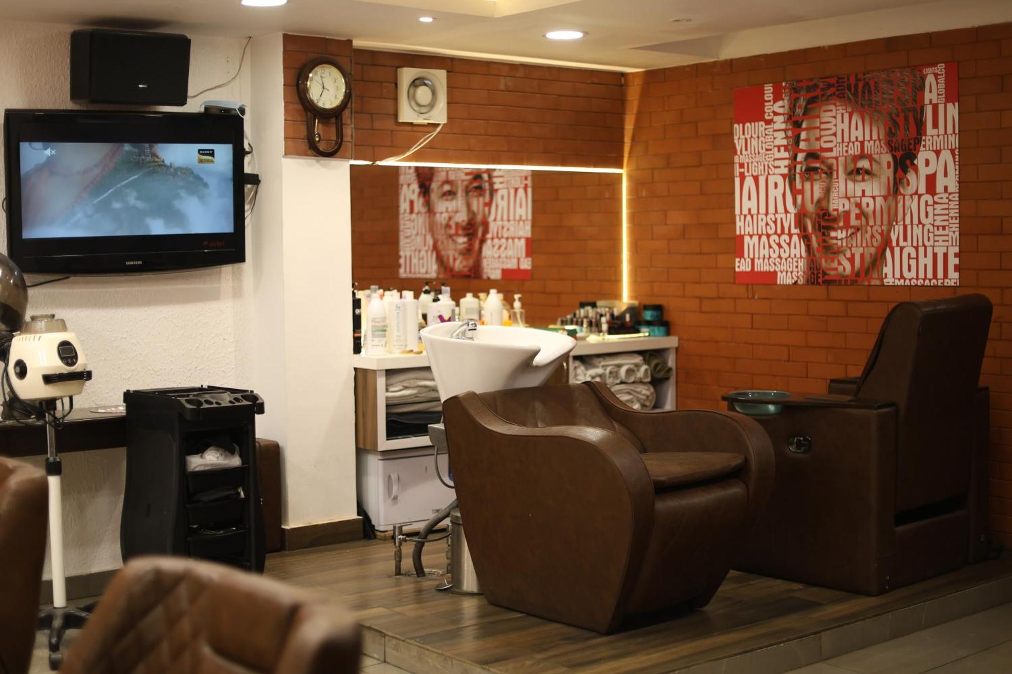 Hotel Willow Banks - Boutique 4 Star Hotel On The Mall Road Shimla Esterno foto