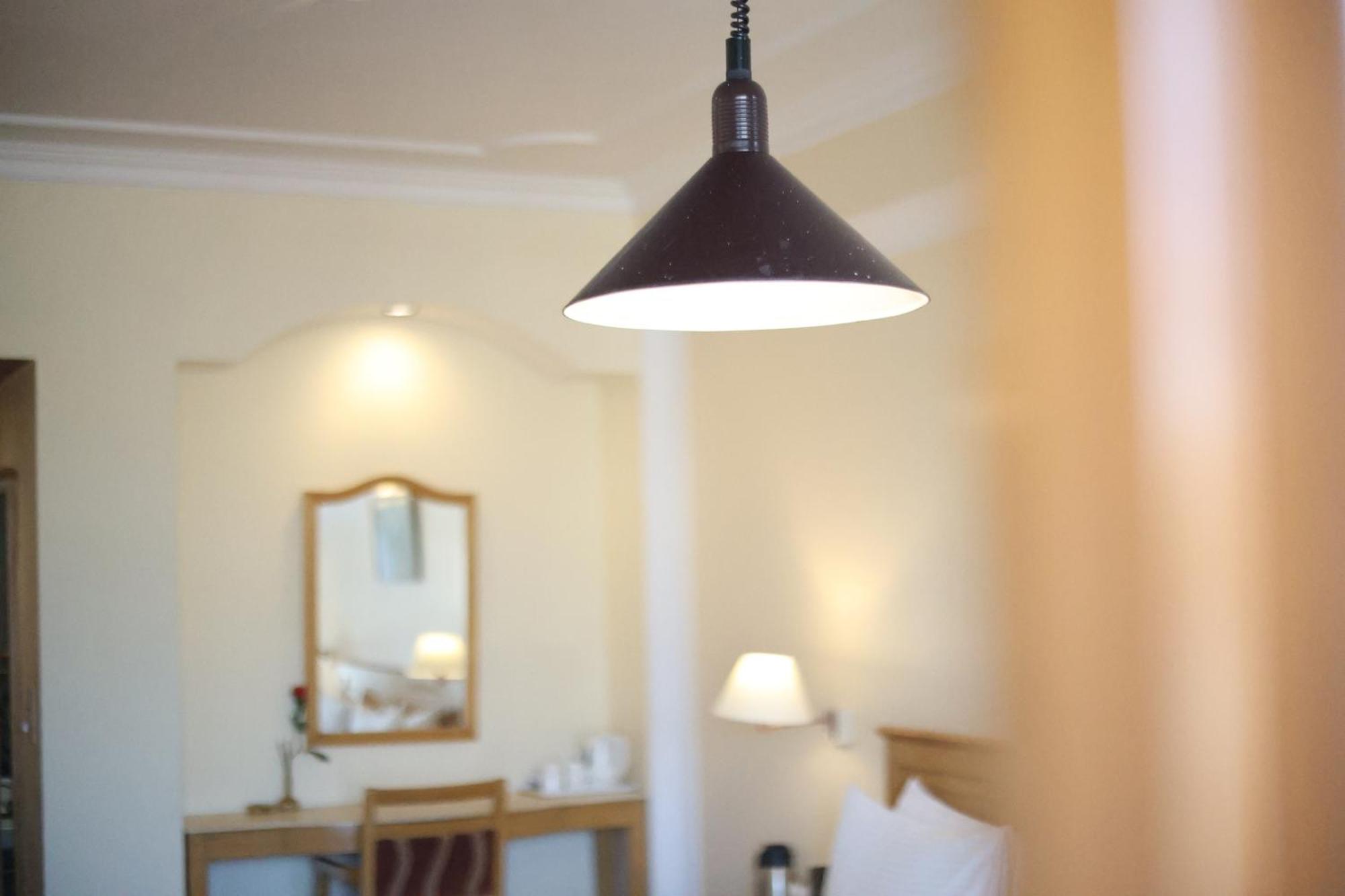 Hotel Willow Banks - Boutique 4 Star Hotel On The Mall Road Shimla Esterno foto