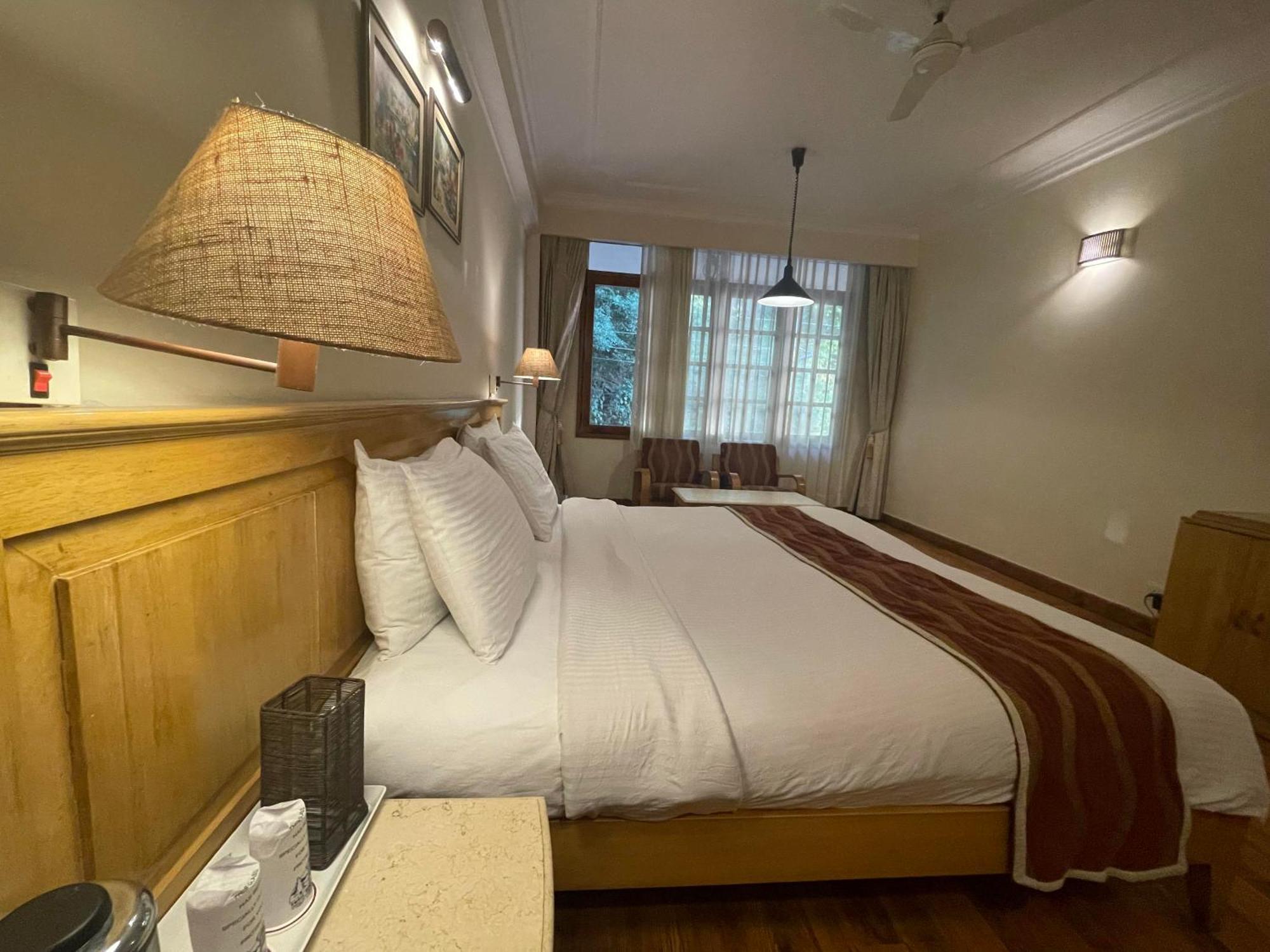 Hotel Willow Banks - Boutique 4 Star Hotel On The Mall Road Shimla Esterno foto