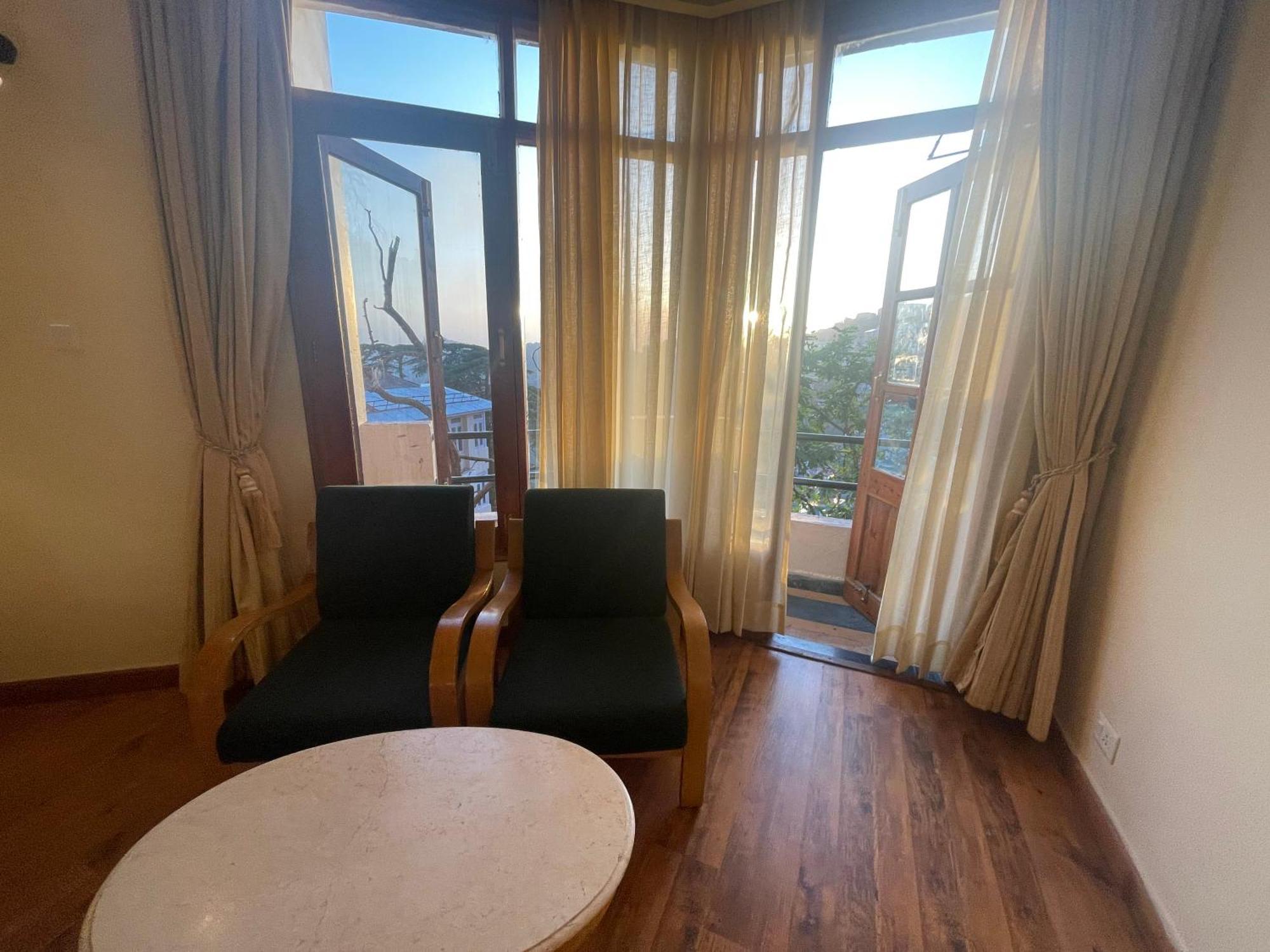 Hotel Willow Banks - Boutique 4 Star Hotel On The Mall Road Shimla Esterno foto
