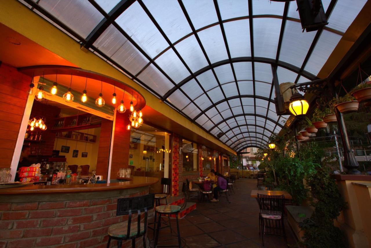 Hotel Willow Banks - Boutique 4 Star Hotel On The Mall Road Shimla Esterno foto